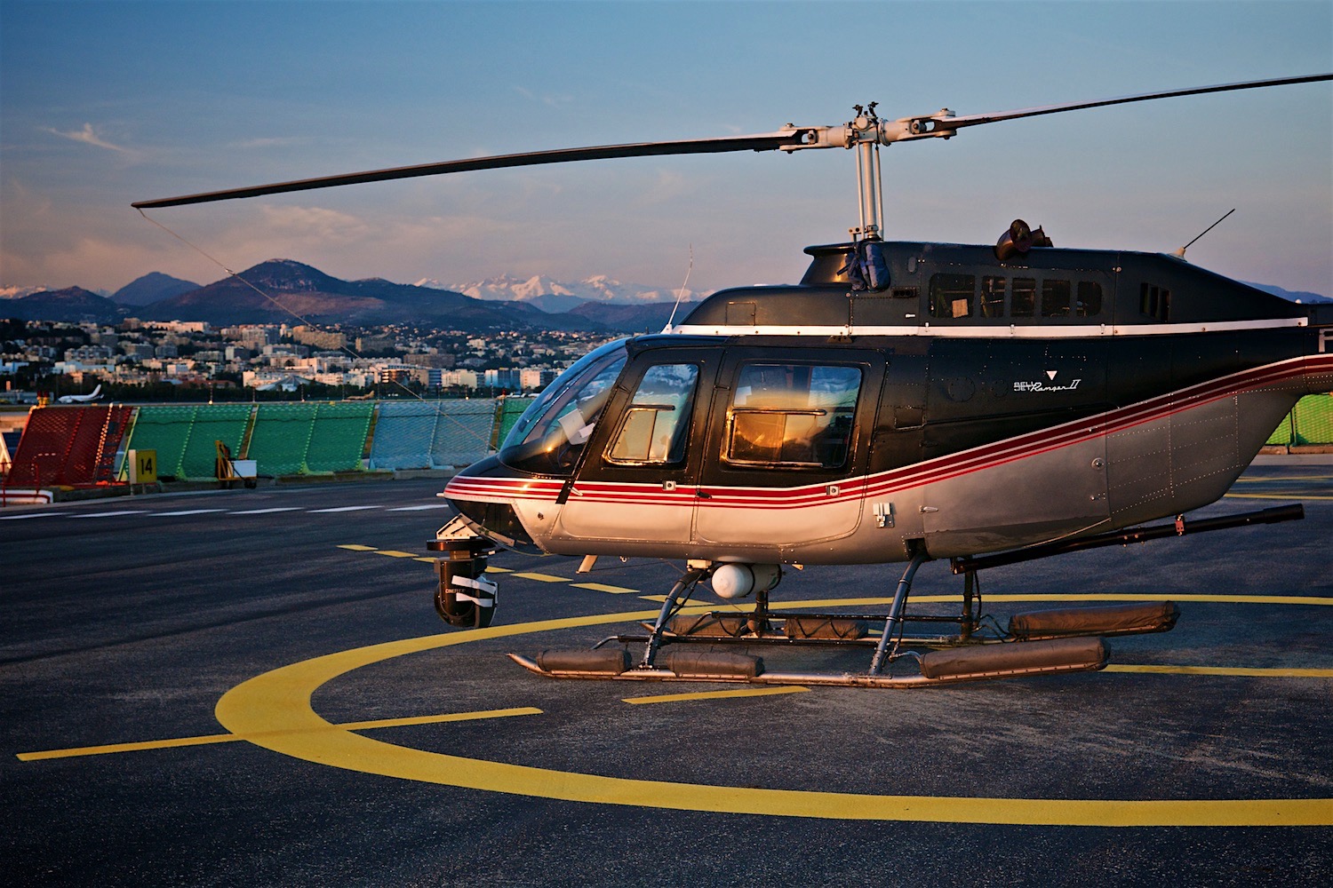Bell 206 caméra Cineflex